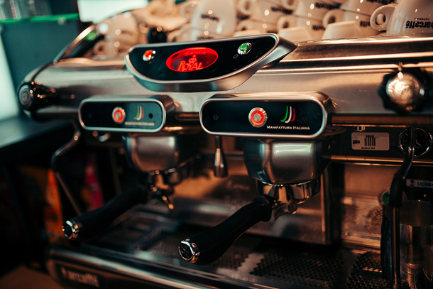 Commercial Coffee Machines and Grinders from China to Indonesia - Supplier coordination, protective packing, consolidation, and ocean freight planning for professional coffee equipment